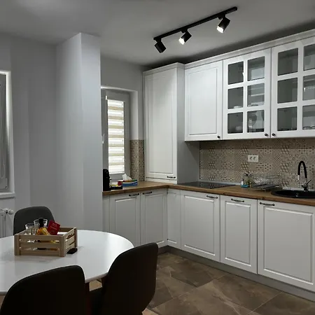 Ember Green * Brasov