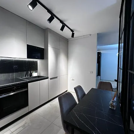 Ember Green * Brasov