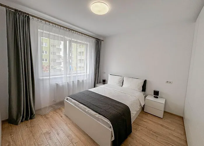 Ember Green * Брашов