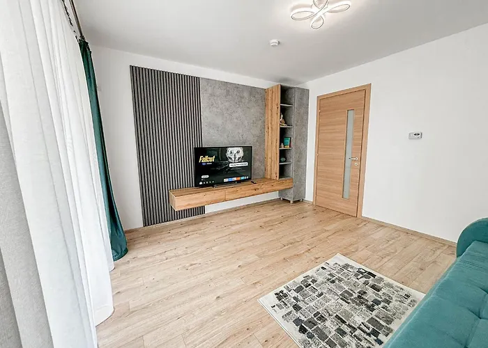 Ember Green * Brașov