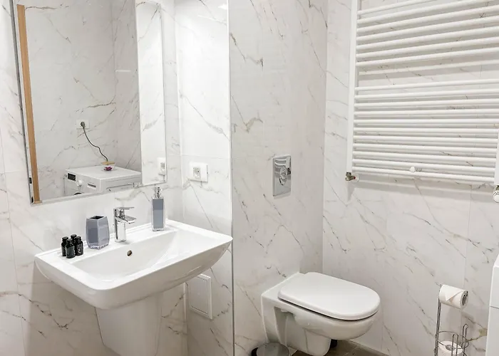 Ember Green * Brașov