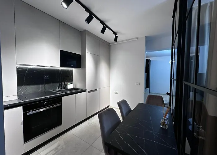 Ember Green * Brașov